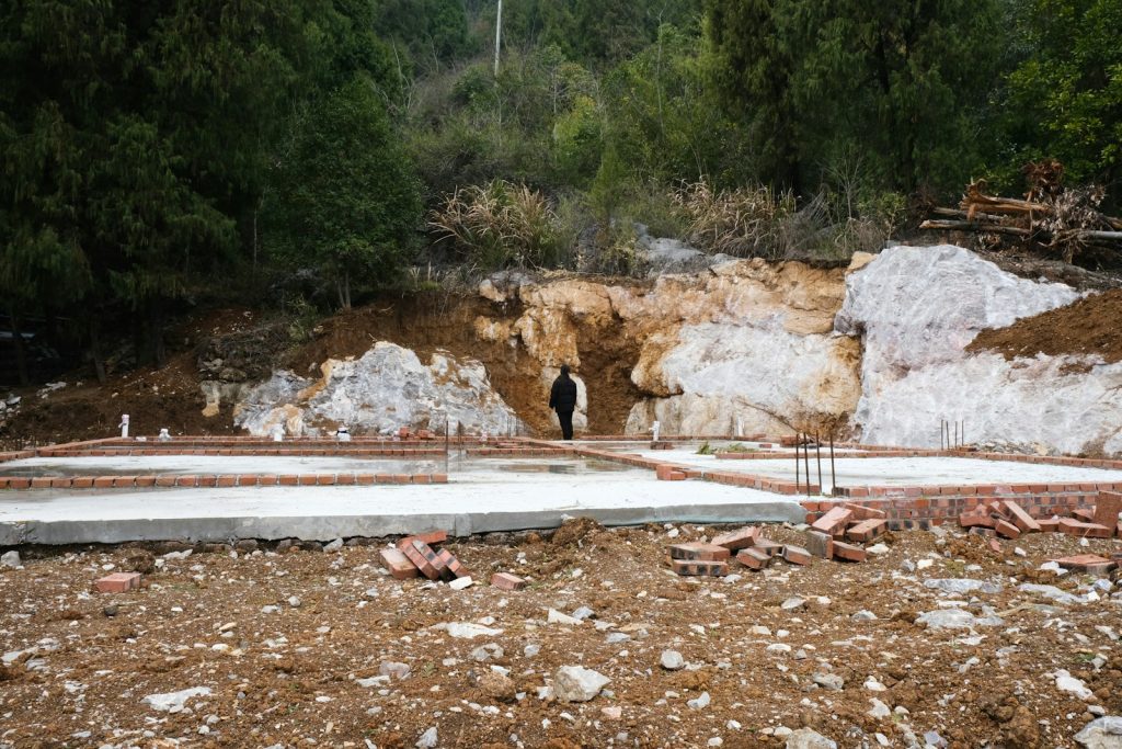 Drainage maison et terrassement autour des fondations d’une construction