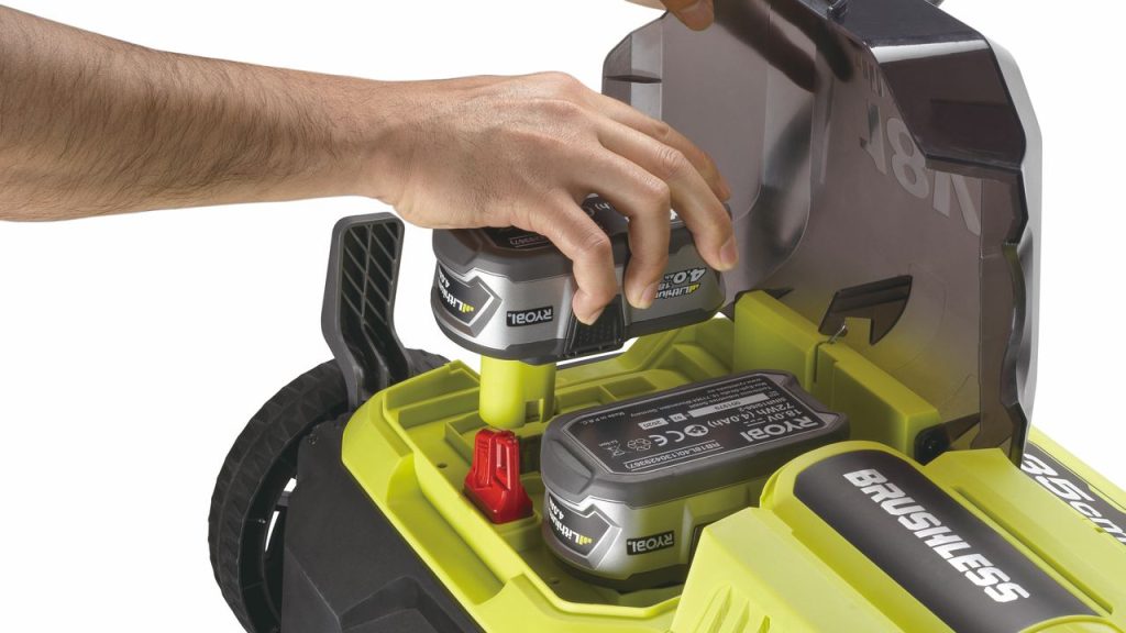 Scarificateur utilisé pour retirer le feutre et la mousse d’une pelouse