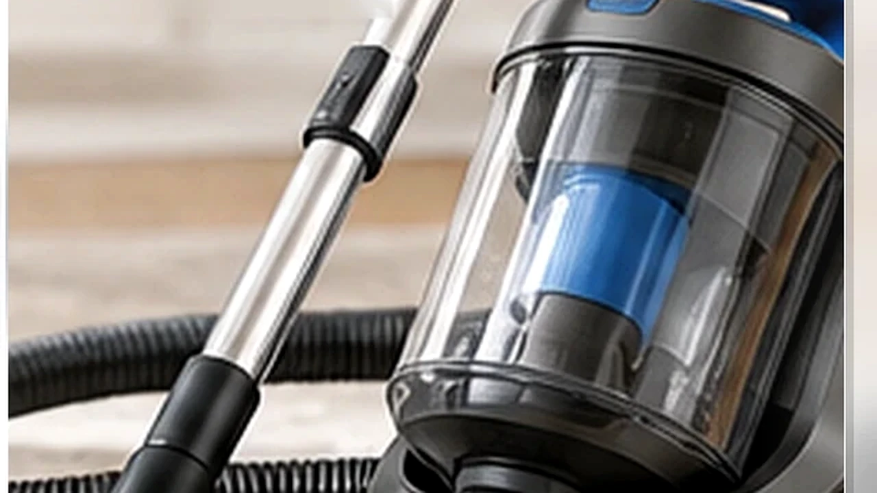 Aspirateur sent mauvais : gros plan sur un aspirateur sans sac à entretenir