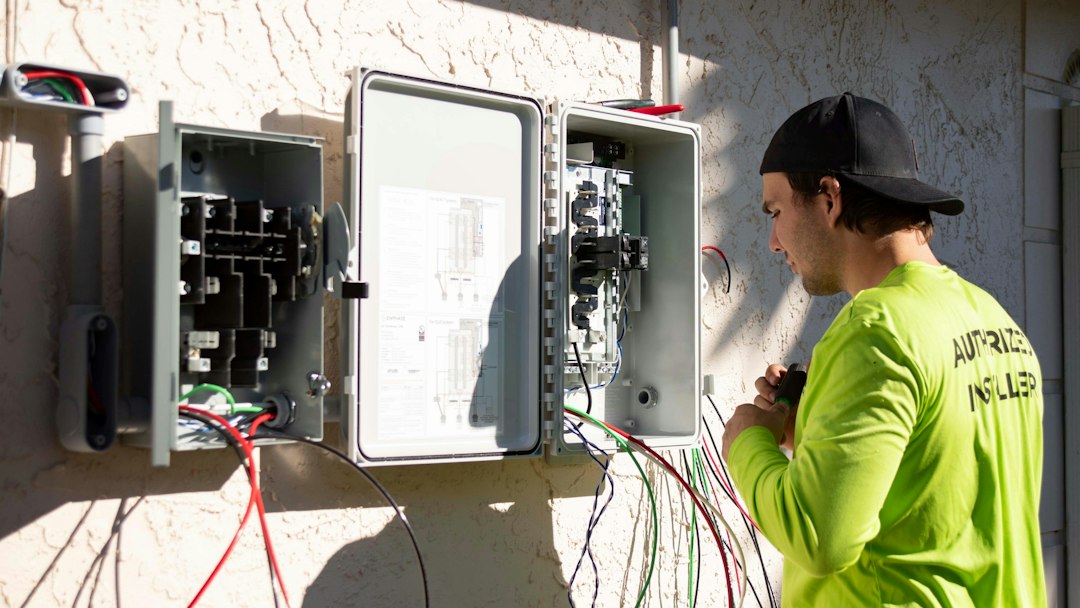 Intervention sur une installation électrique avec équipements de protection