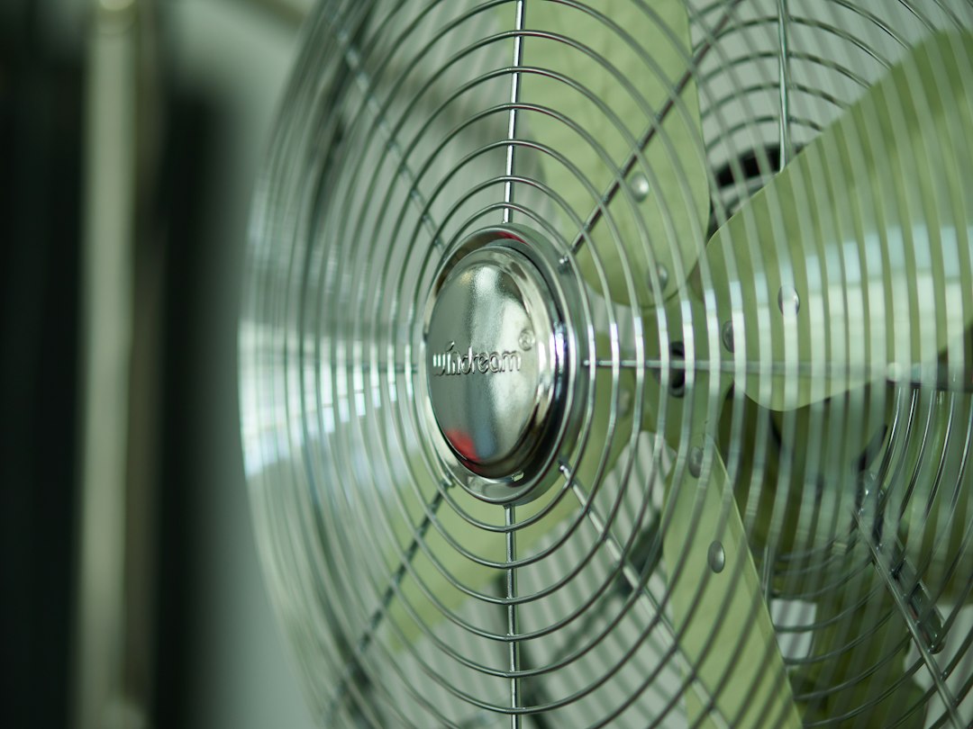 Ventilateur en rotation pour illustrer une mesure de vitesse RPM